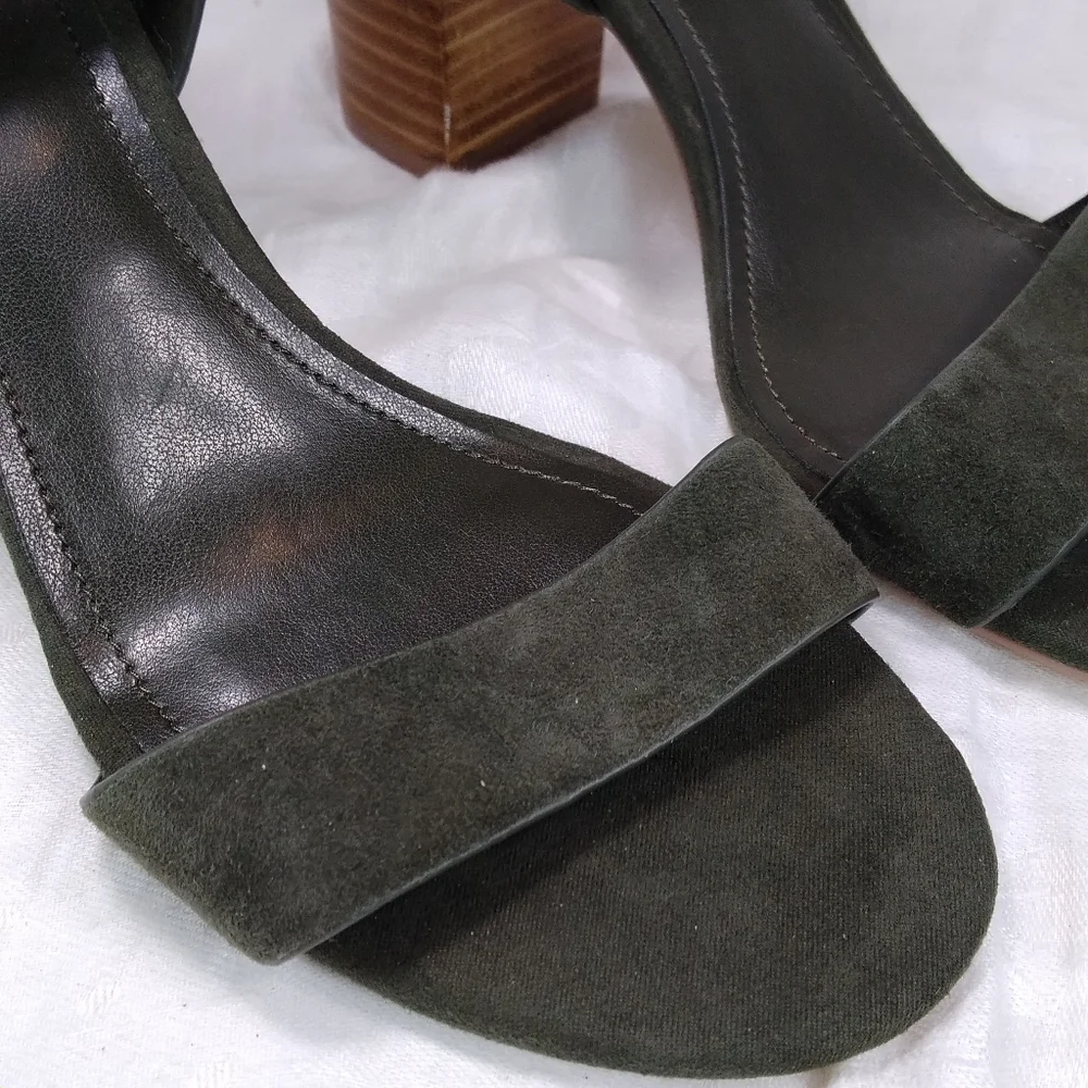 White House Black Market Marlo Olive Suede SANDALS Womens Size 6.5M Chunky Heels - Picture 11 of 12